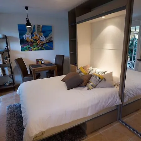 Justine Apartment