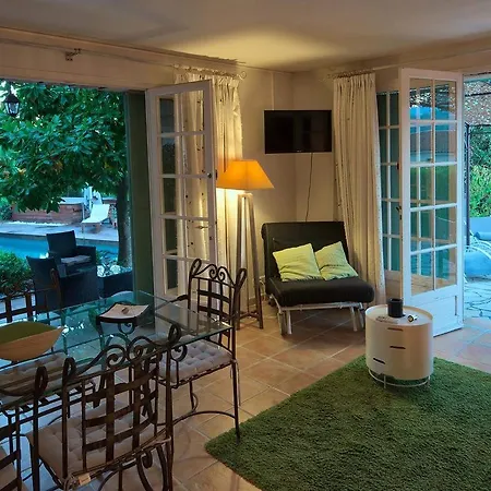 Justine Apartment